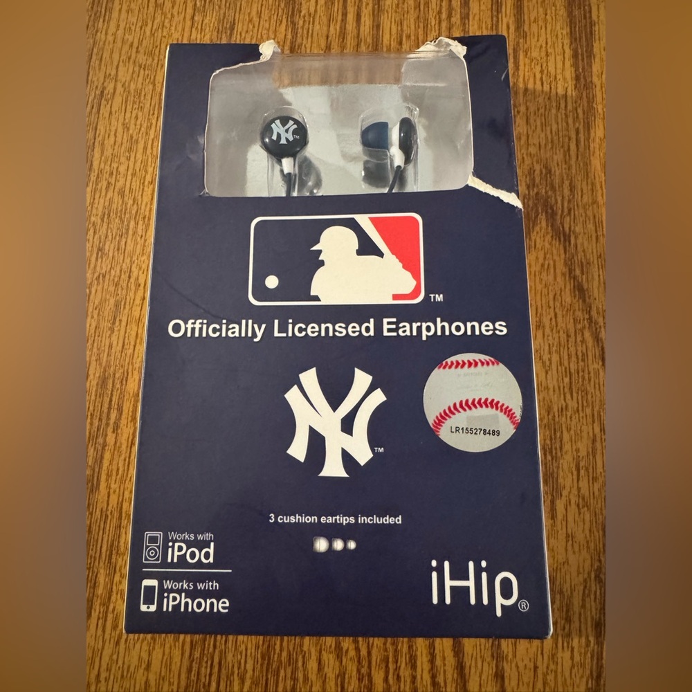 New York Yankees iHip Premium Audio Earphones